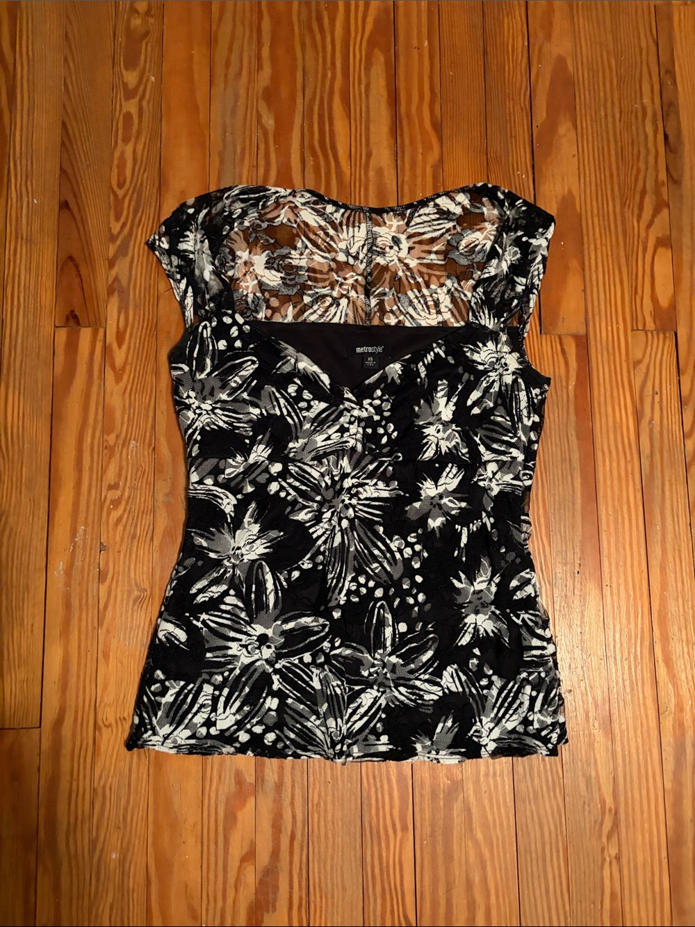 NWOT Metrostyle Sexy Low Cut Sweetheart Neckline Stretch Mesh Top XS